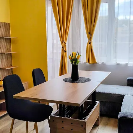 Golden Urban, до центъра и университета, бърз Wifi Апартамент Бургас