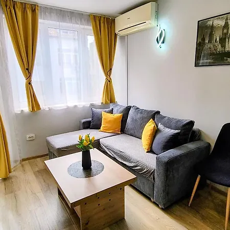 Golden Urban, до центъра и университета, бърз Wifi Апартамент *