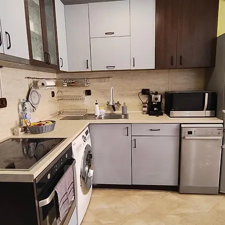 Golden Urban, до центъра и университета, бърз Wifi Апартамент Бургас