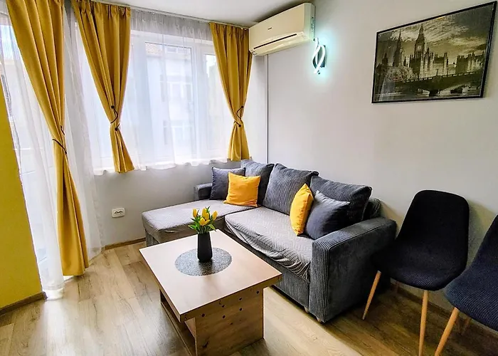 Golden Urban, до центъра и университета, бърз Wifi Апартамент *