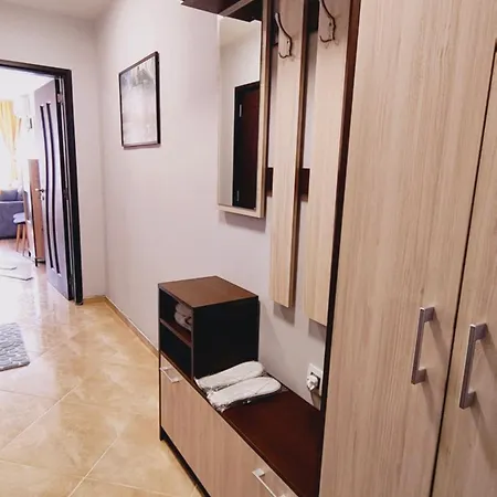Apartment Golden Urban, до центъра и университета, бърз Wifi